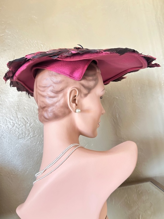 SHOWSTOPPER 1950\'s CARTWHEEL FUCHSIA FELT HAT + FUCHSIA/BLACK FEATHERS main image 12